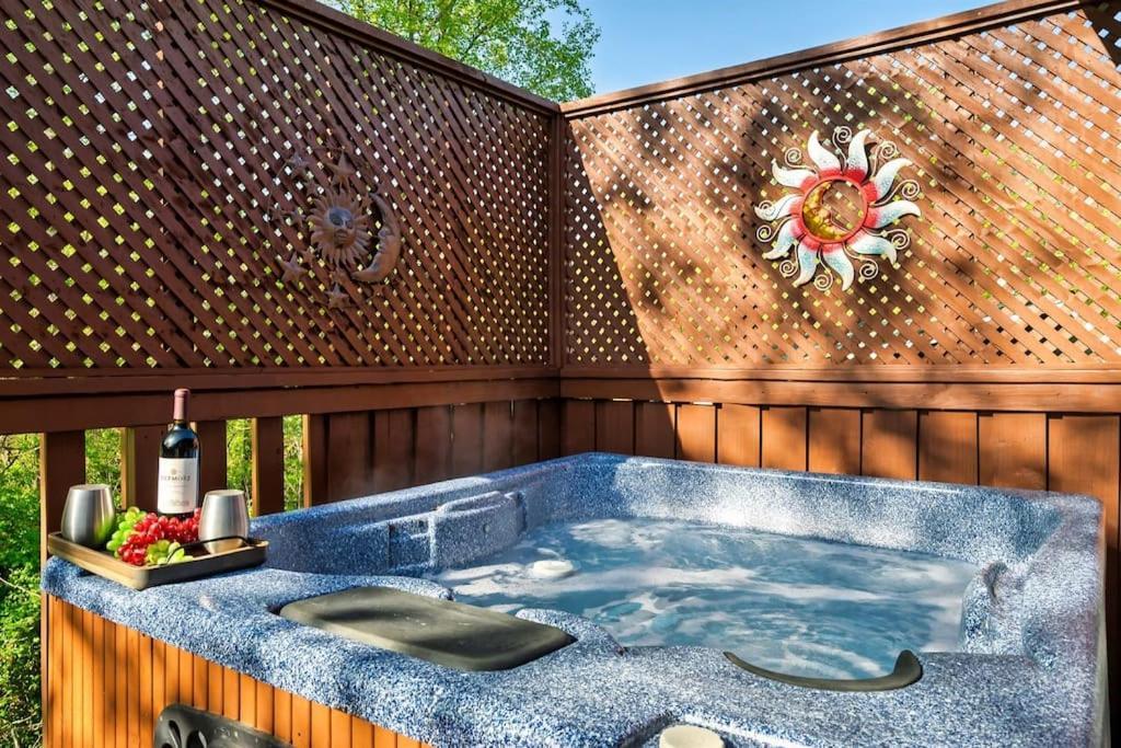 A Top Notch Lodge~Gatlinburg Exterior foto