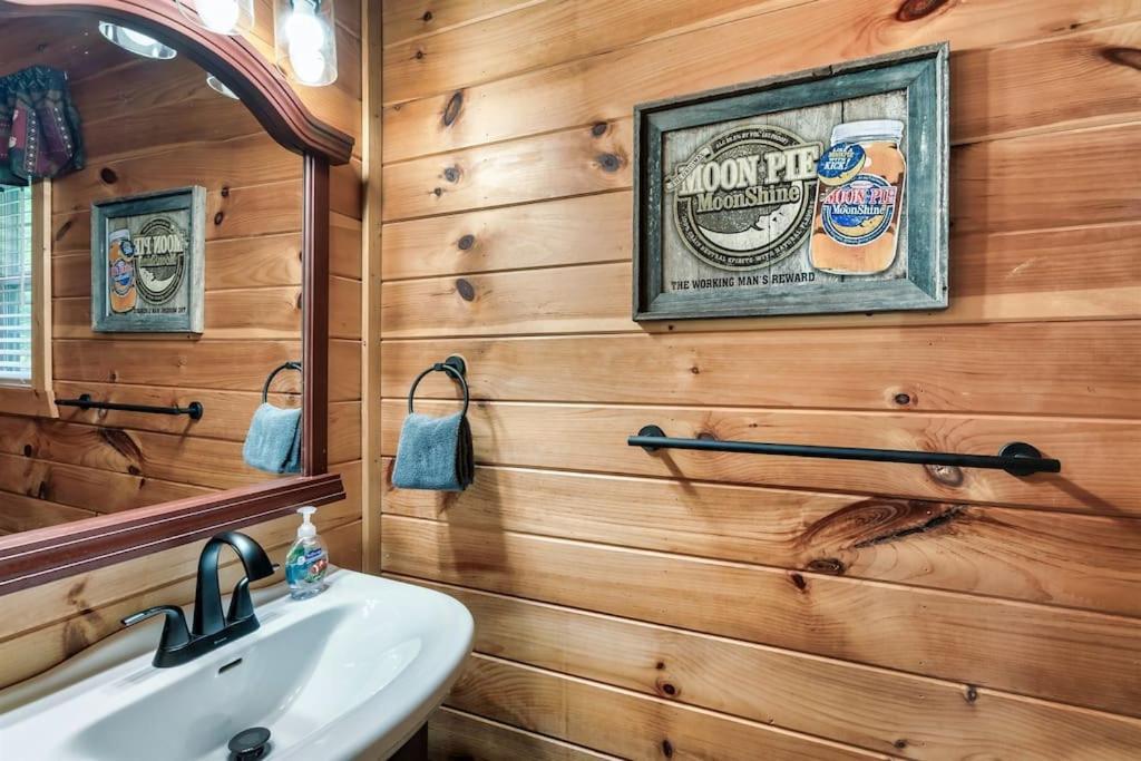 A Top Notch Lodge~Gatlinburg Exterior foto