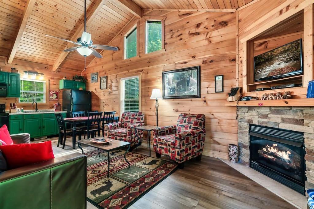A Top Notch Lodge~Gatlinburg Exterior foto